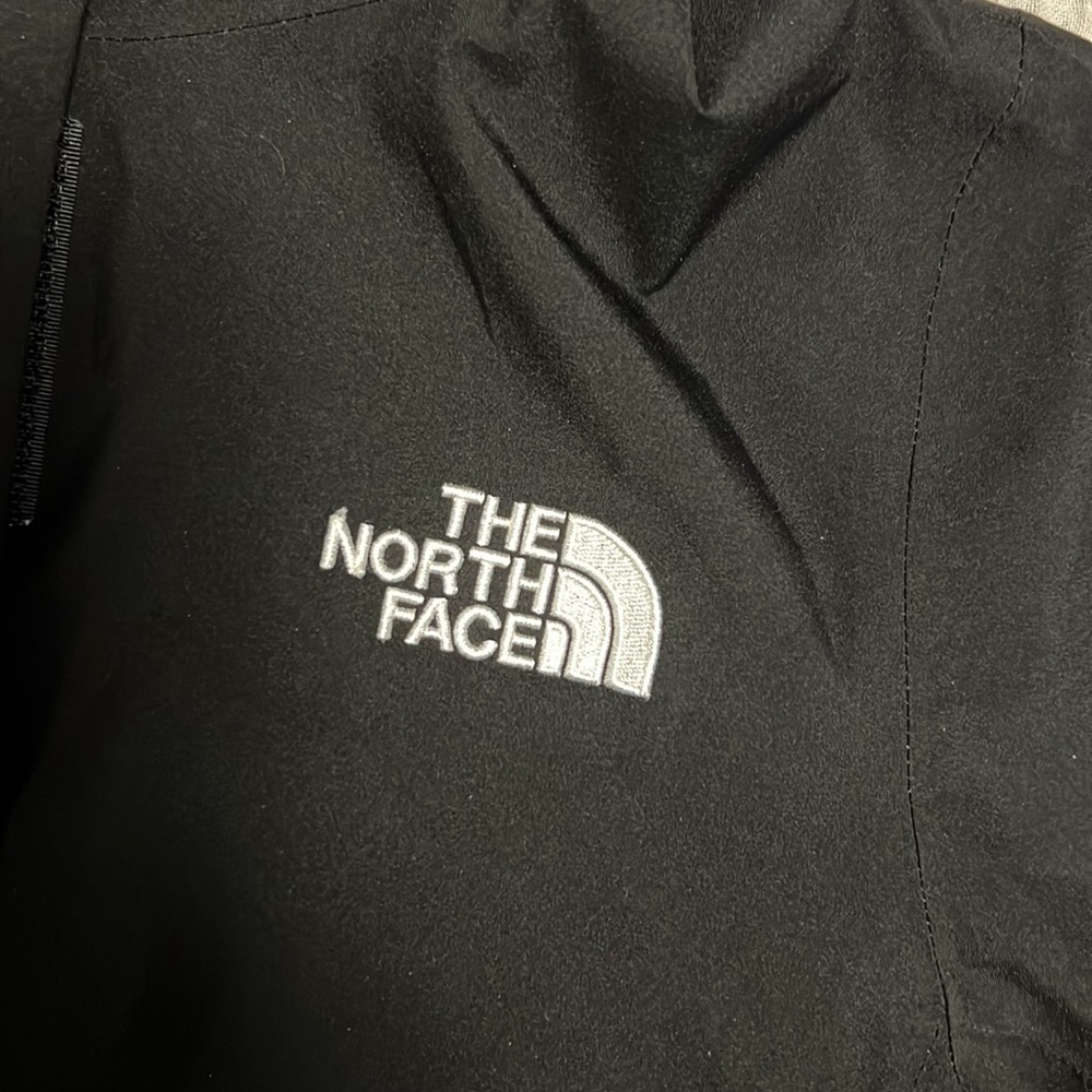 North face Jacket 2022 - Picture 2 of 6